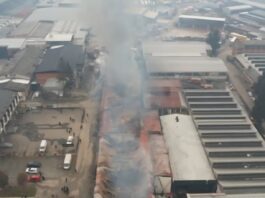 Požar u Novom Pazaru još nije lokalizovan, vatra pod djelimičnom kontrolom