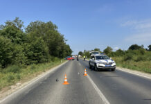 Teška saobraćajna nezgoda u Deževi: Mladić hitno transportovan za Beograd