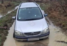 DRAMA U SJENICI – Rusi zbog greške navigacije ostali zaglavljeni u blatu, hitno intervenisali vatrogasci