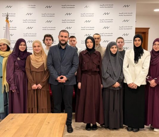 Zukorlić sa stipendistima MUFTY fondacije