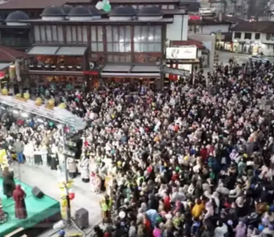 Hiljade mališana na ulicama Novog Pazara dočekale Ramazan