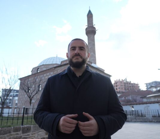 Zukorlić uputio čestitku: Neka nas Ramazan ujedini kao jedan narod