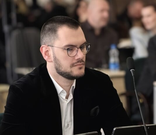 Numanović o zaduženju: Predizborni kredit od 2.5 miliona eura za zamazivanje očiju građanima