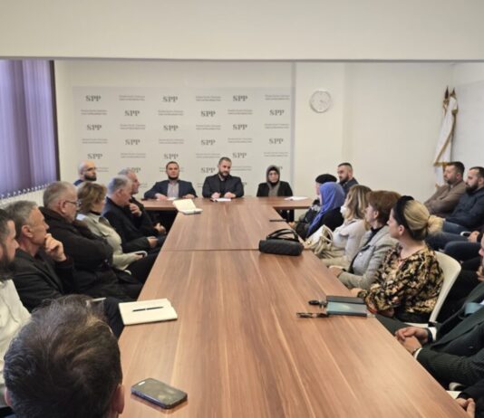 Predsjednik Zukorlić sa funkcionerima stranke u Sjenici – Jačanje stranke i nastavak razvojnih investicija