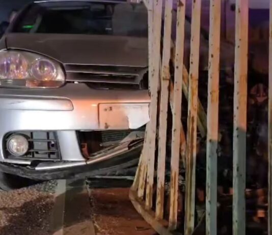 Drogiran divljao, pa sletio sa puta i zakucao u ogradu: Krivična prijava protiv muškarca iz Novog Pazara