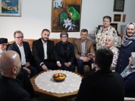 Ramazanska posjeta Srebrenici: Zukorlić sa Majkama Srebrenice i zvaničnicima na iftaru