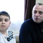 “Ne mogu, teško mi je da trčim, nekada sam mogao”: Dječak iz Tutina vodi životnu bitku, potrebno skoro tri miliona dolara za liječenje