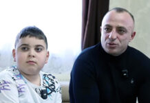 “Ne mogu, teško mi je da trčim, nekada sam mogao”: Dječak iz Tutina vodi životnu bitku, potrebno skoro tri miliona dolara za liječenje