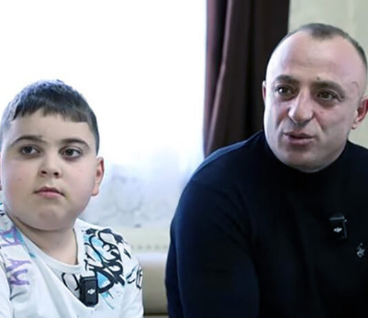 “Ne mogu, teško mi je da trčim, nekada sam mogao”: Dječak iz Tutina vodi životnu bitku, potrebno skoro tri miliona dolara za liječenje