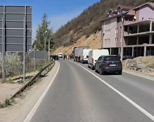 Tinejdžerka (16) preminula na putu do bolnice – Bila s još jednom djevojčicom na trotinetu