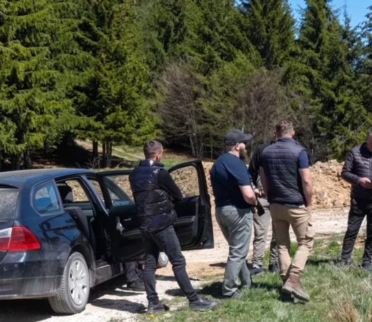 Nastavljene blokade na Rogozni, napadnut građanin