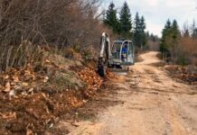 Mještani Crniša sami skupljaju novac za asfalt dok lokalna vlast u Tutinu godinama okreće glavu