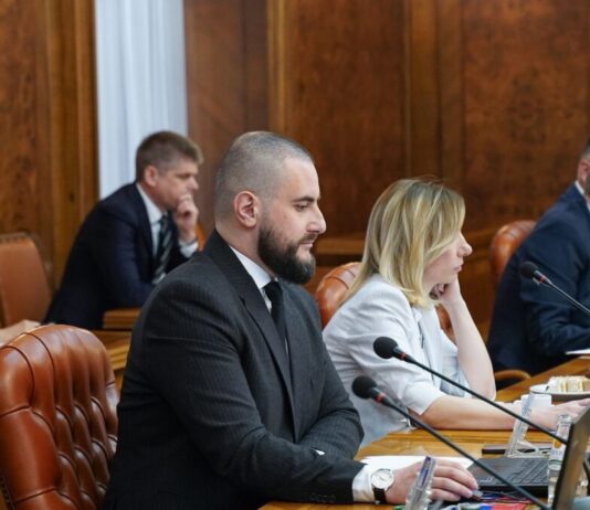 Zukorlić pozvao bošnjačke poslanike na jedinstven nastup u zaštiti izbornih prava Bošnjaka