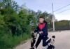Snimljen dramatičan trenutak u Novom Pazaru: Maloljetnik na trotinetu izletio pred automobil, tragedija izbjegnuta u posljednjoj sekundi