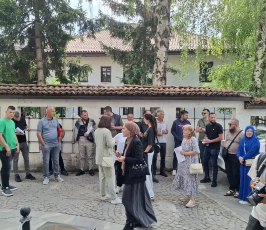 Protest ispred Osnovnog suda: Podrška meštanima Rogozne